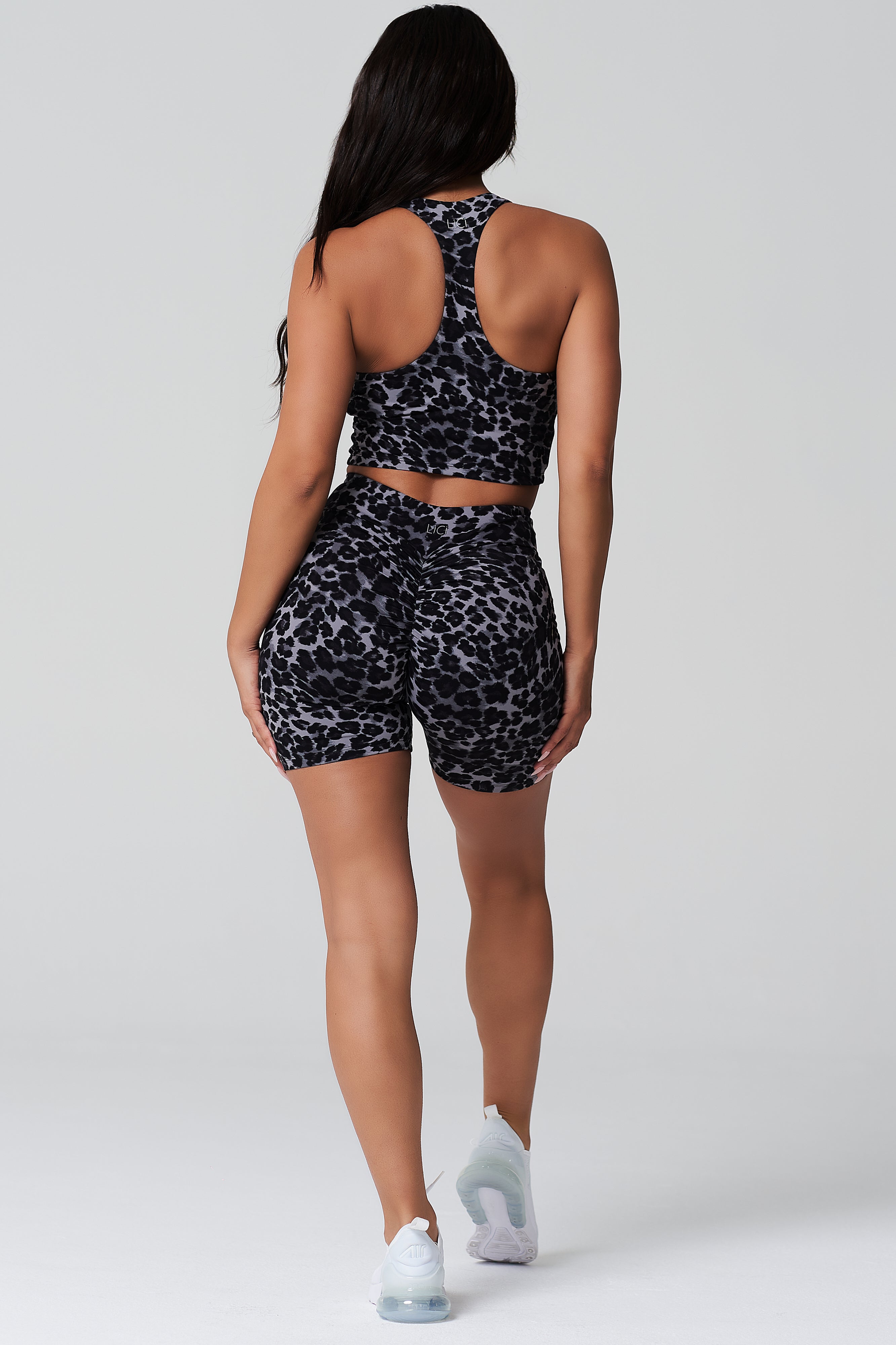 Fierce V-Cut Scrunch Hot Short