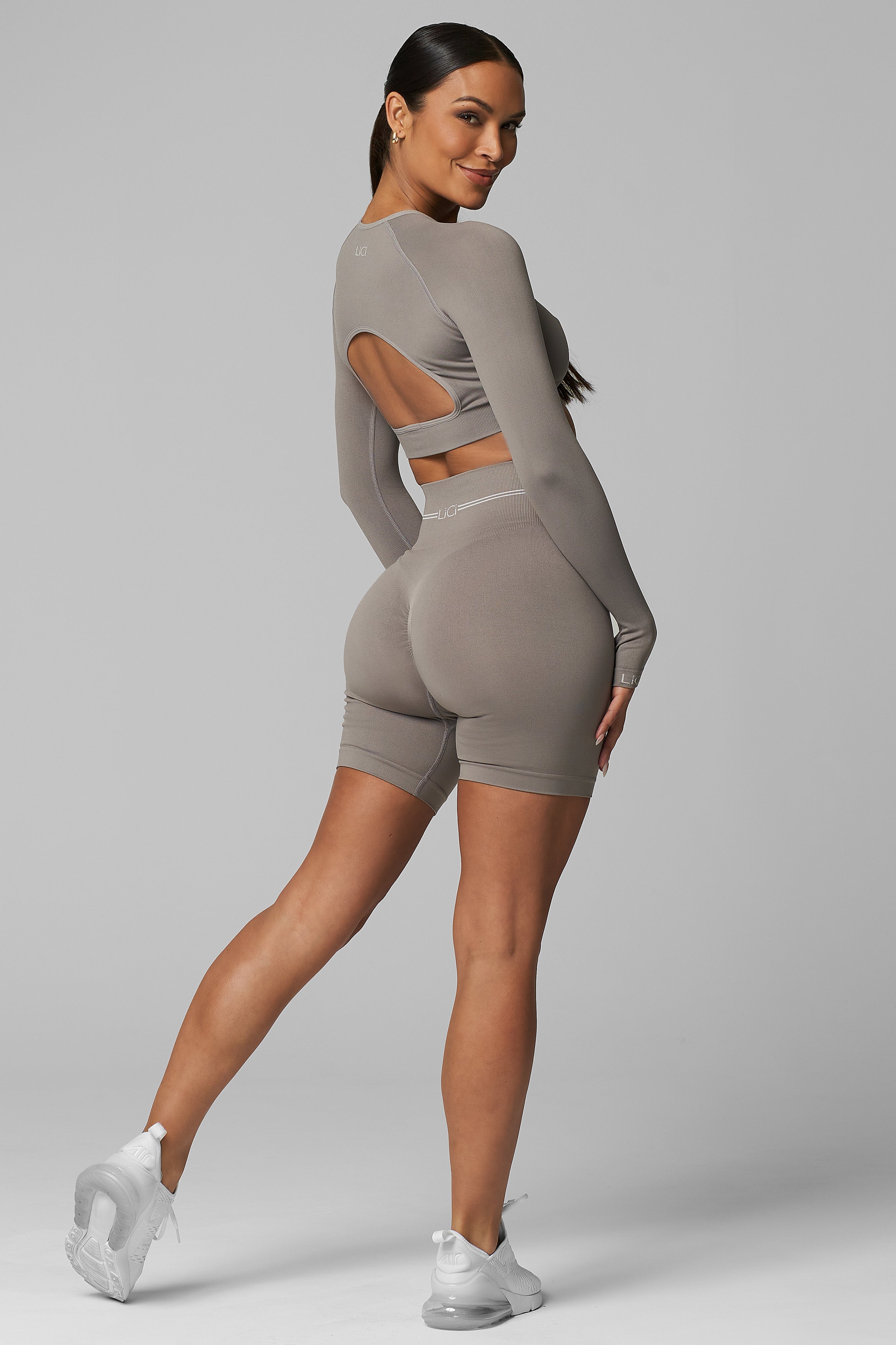 Stone True Form Seamless Scrunch Short