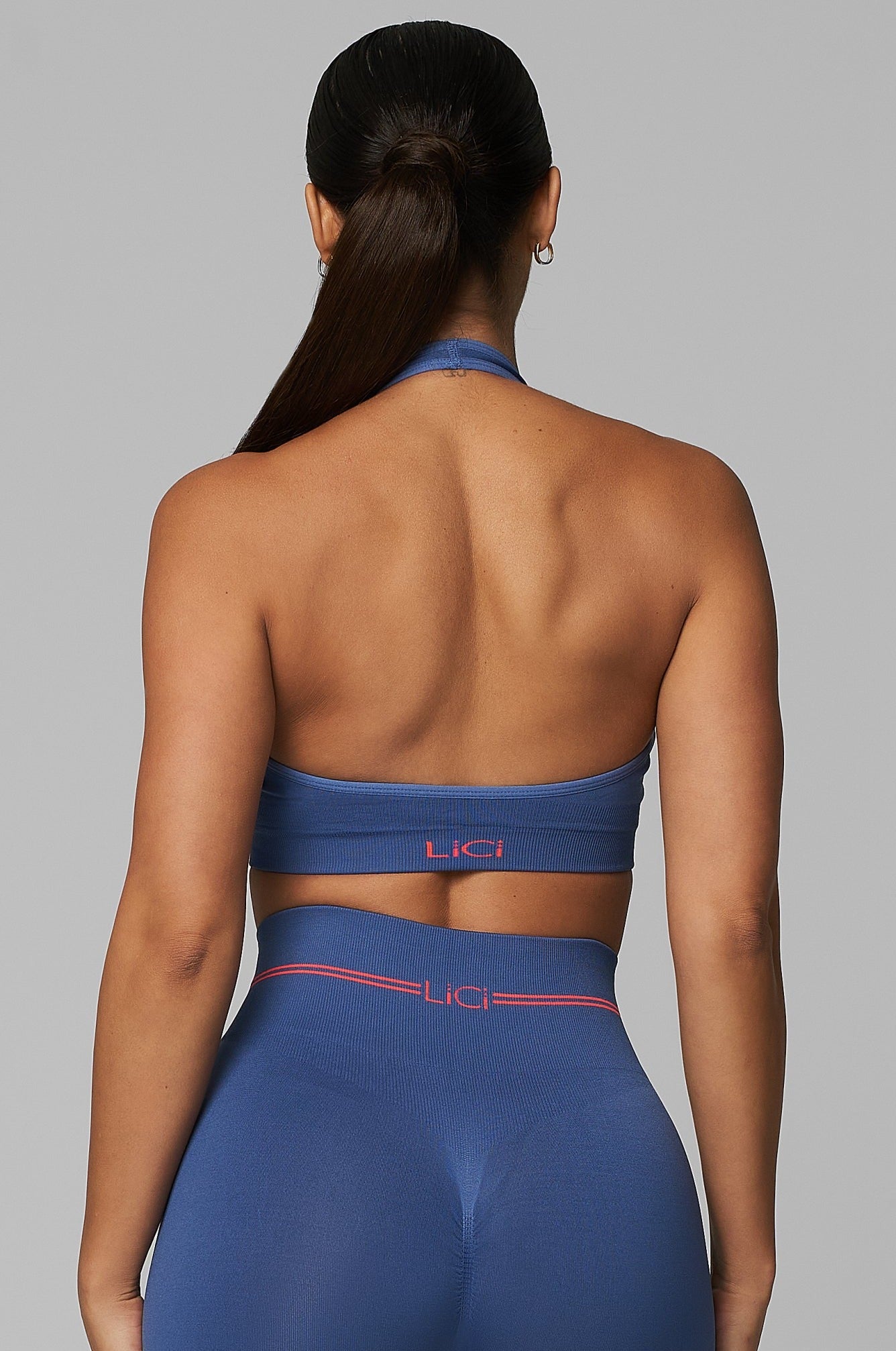 Peak True Form Seamless Halter Bra