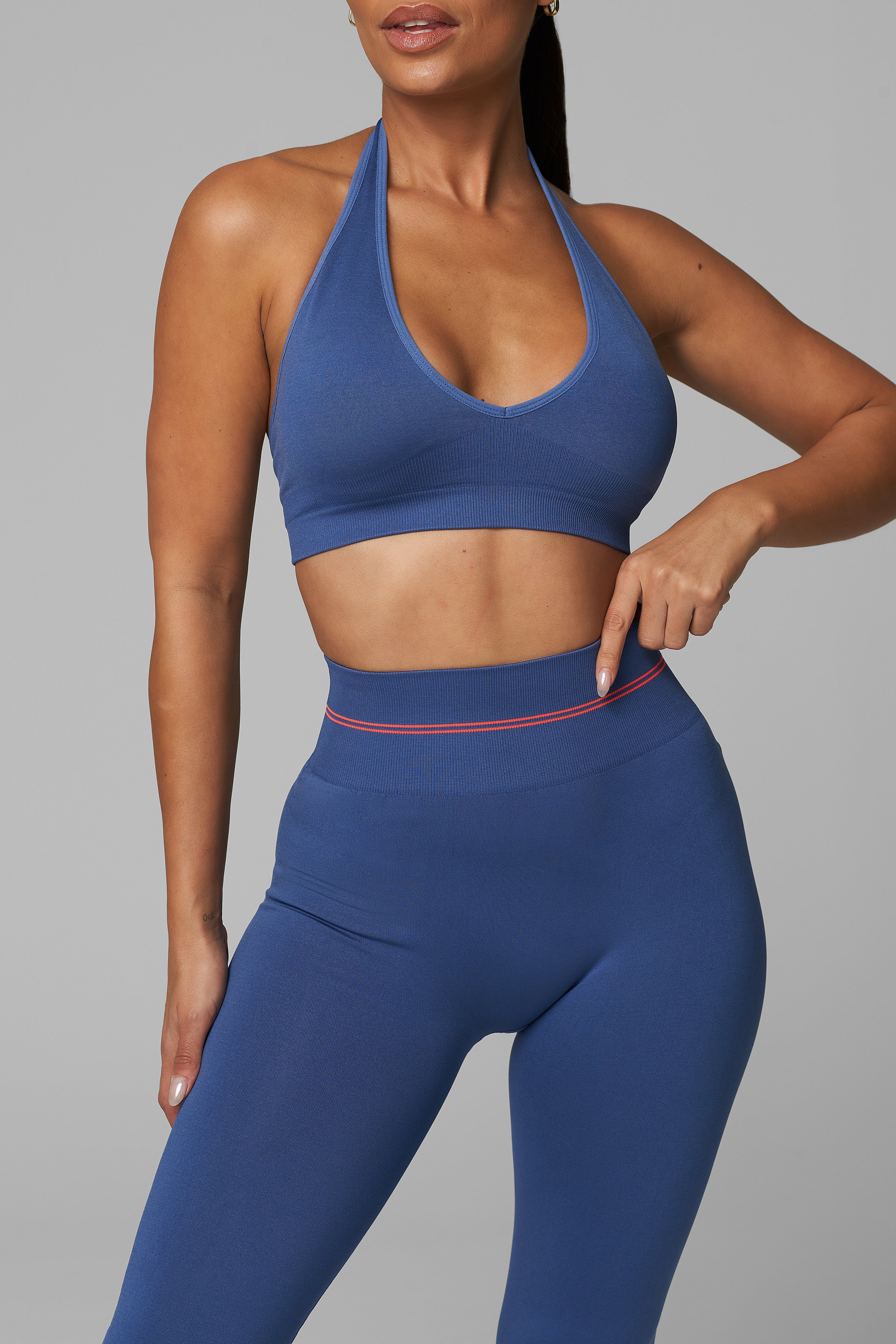 Peak True Form Seamless Halter Bra