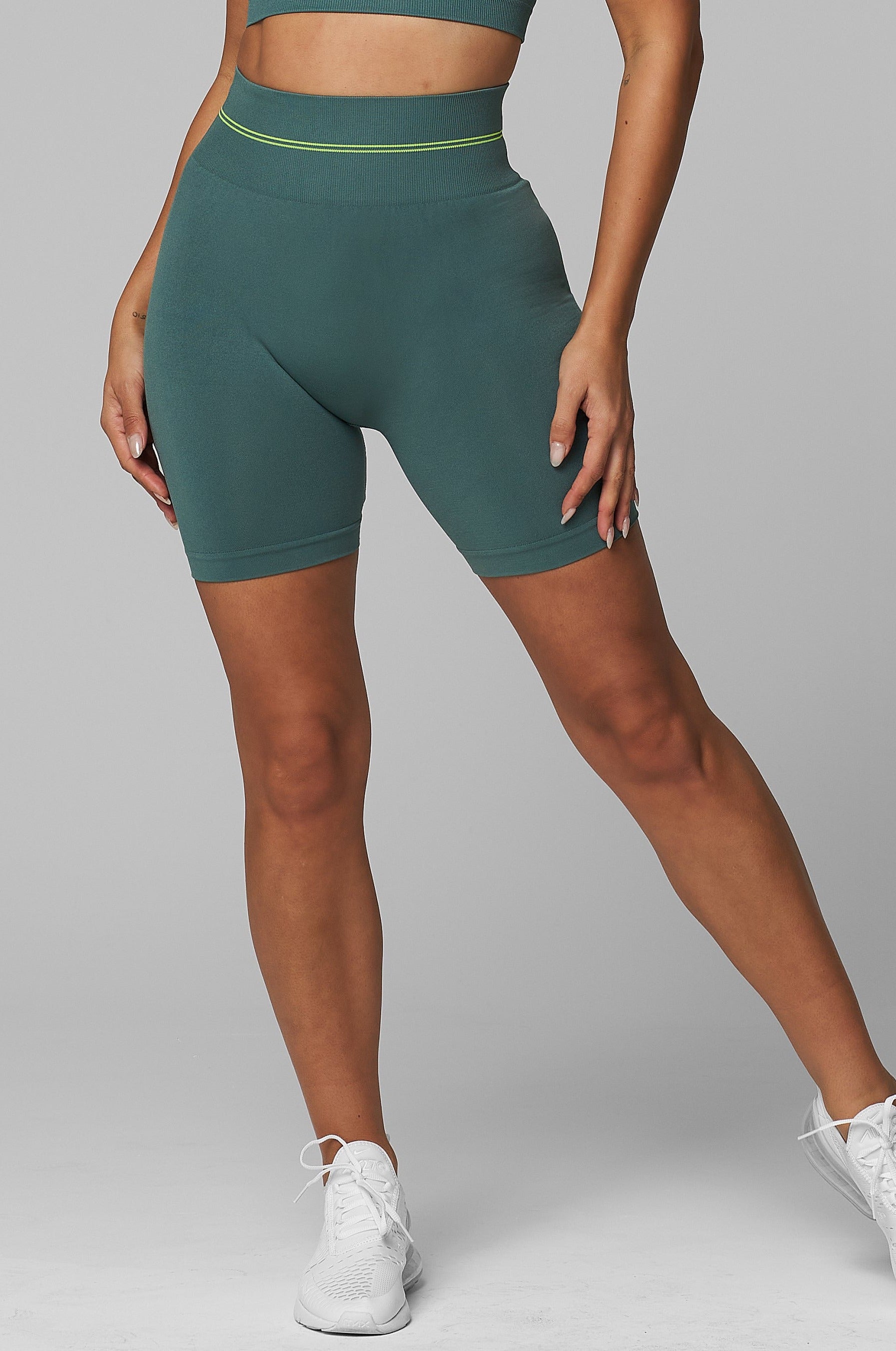 Pine True Form Seamless Scrunch Short