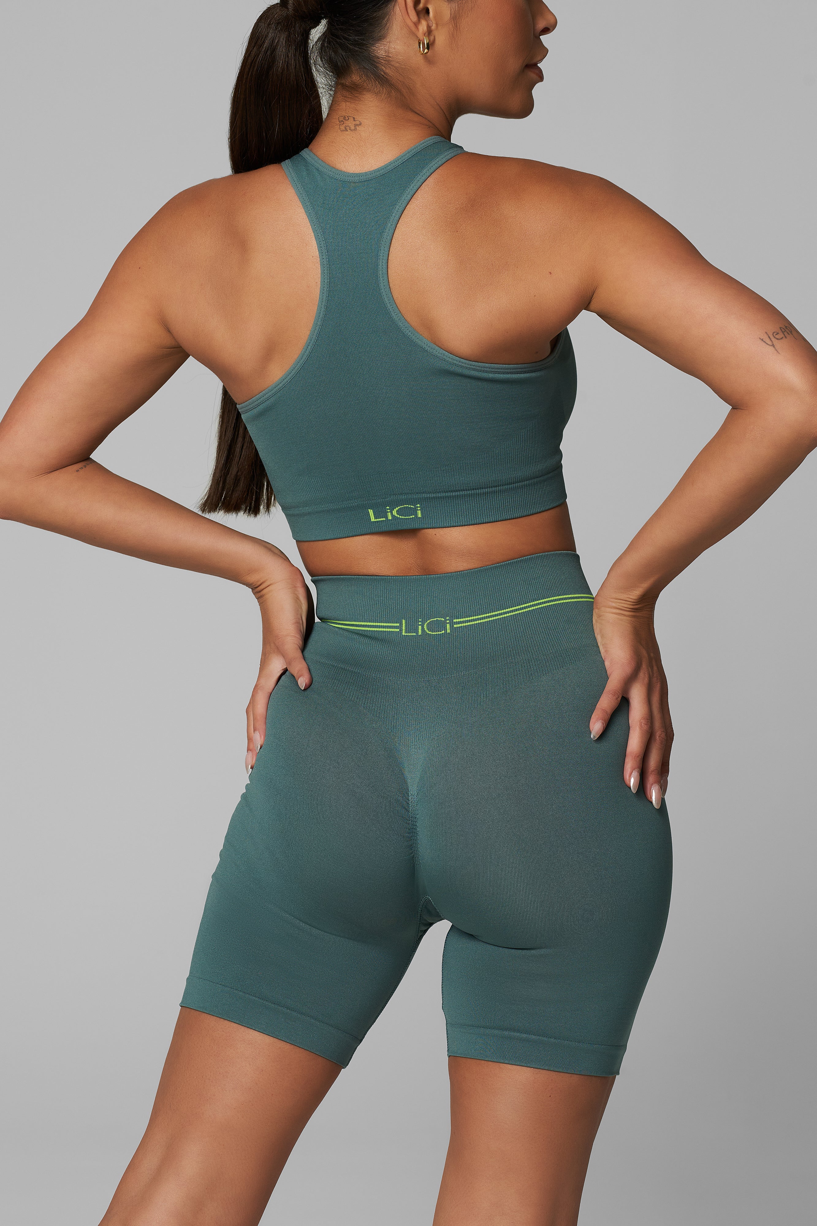 Pine True Form Seamless High Neck Bra