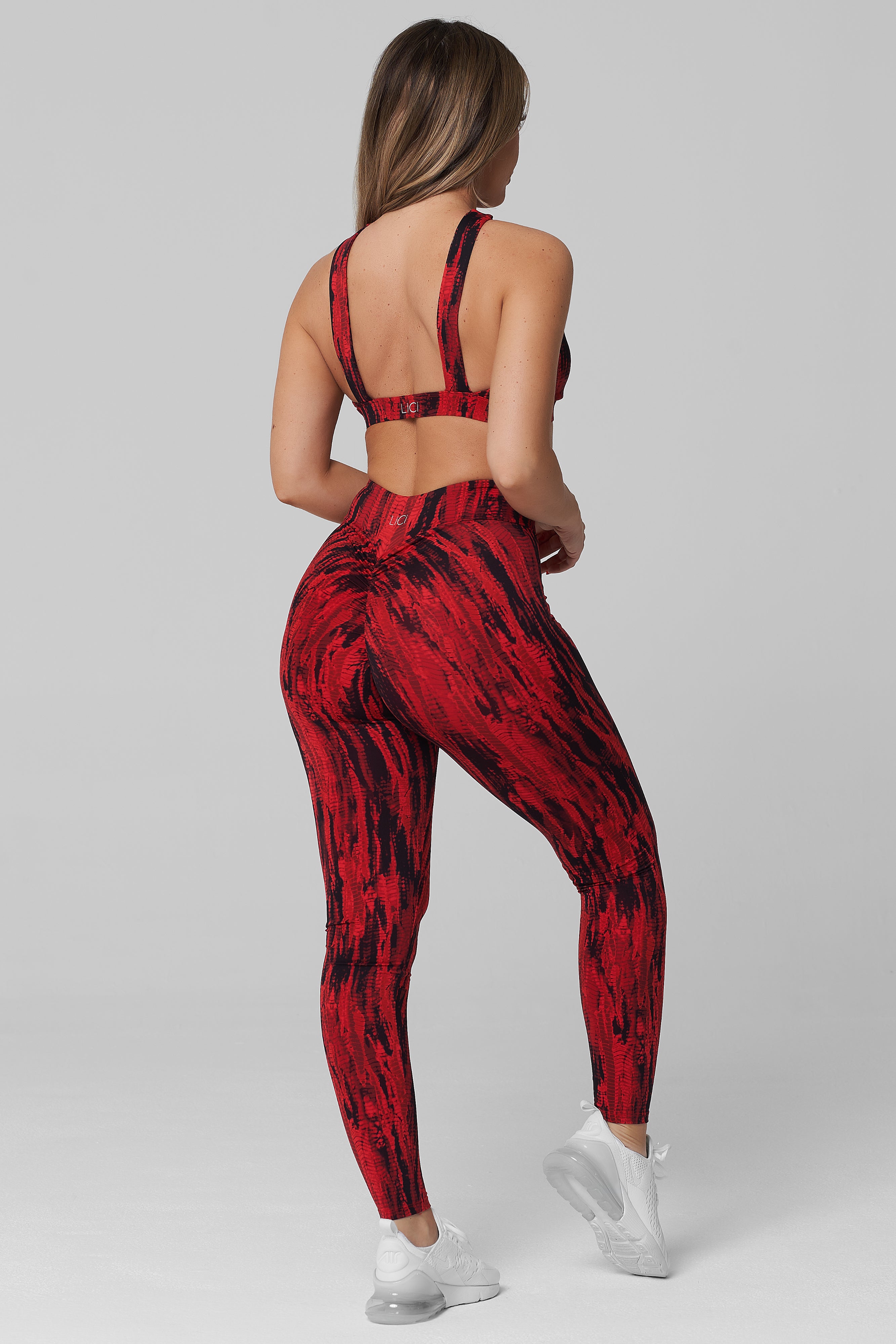 Ignite V-Cut Scrunch Legging