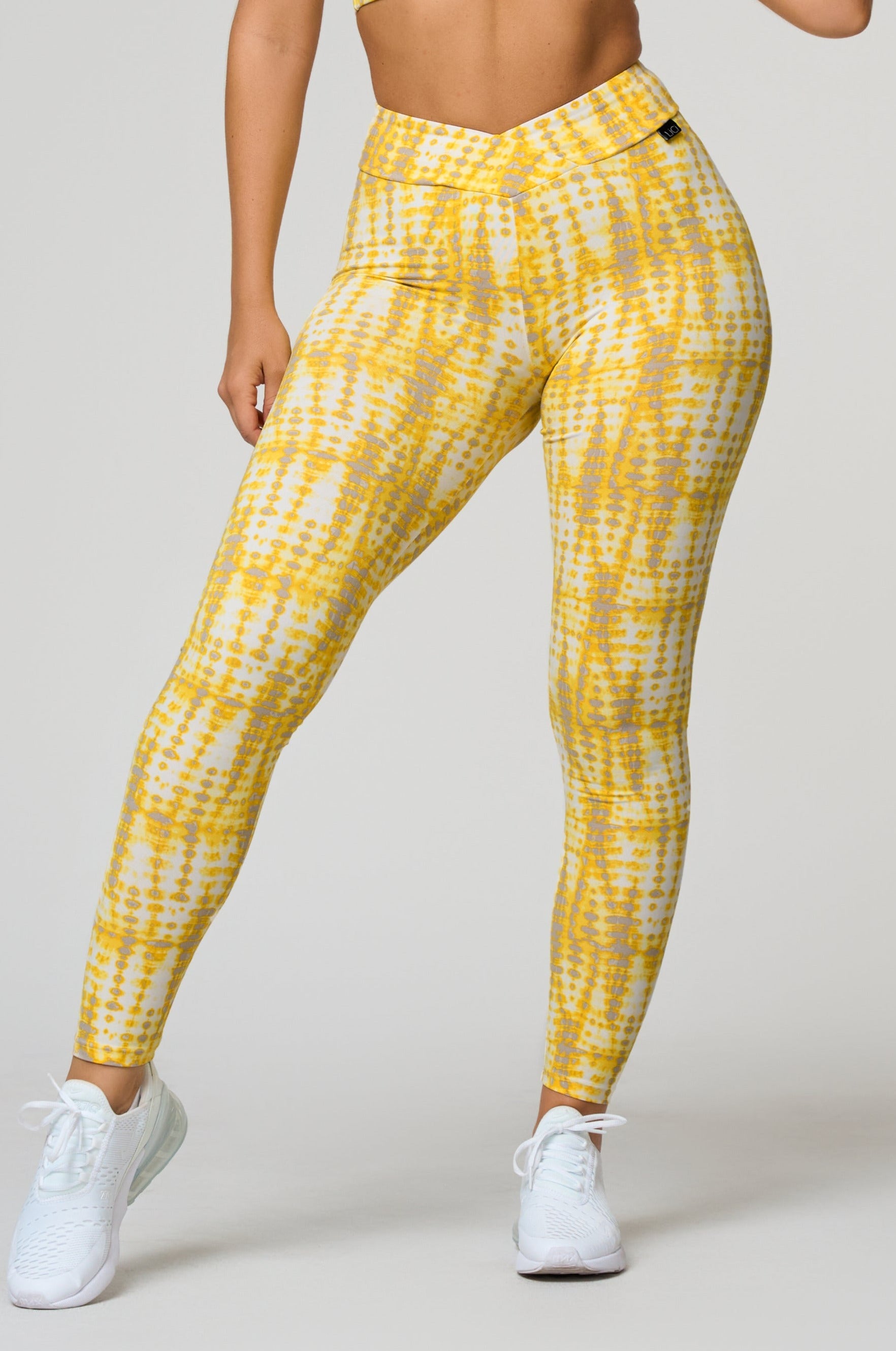 Elevate V-Cut Scrunch Legging