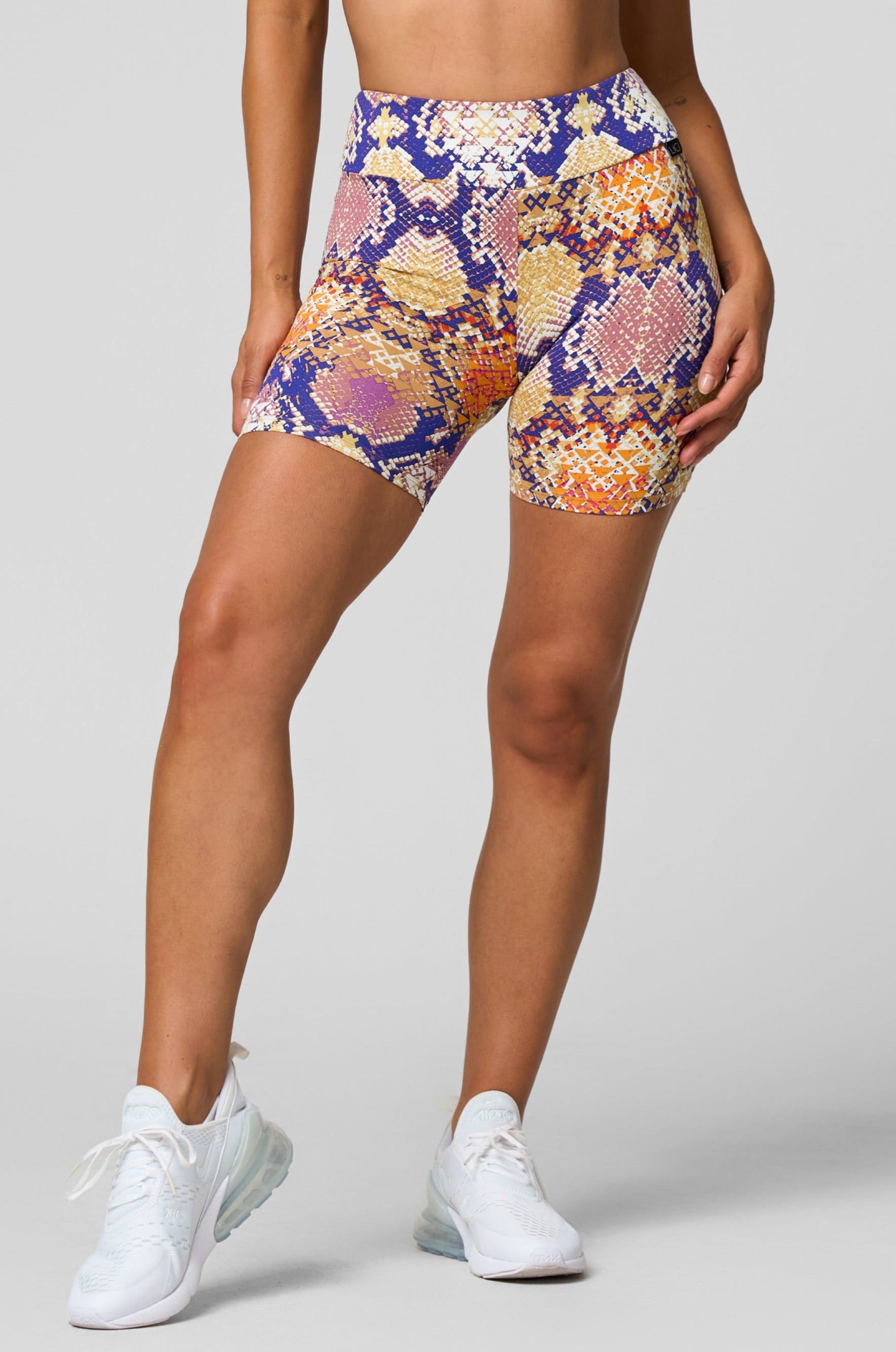 Chakra Regular Short