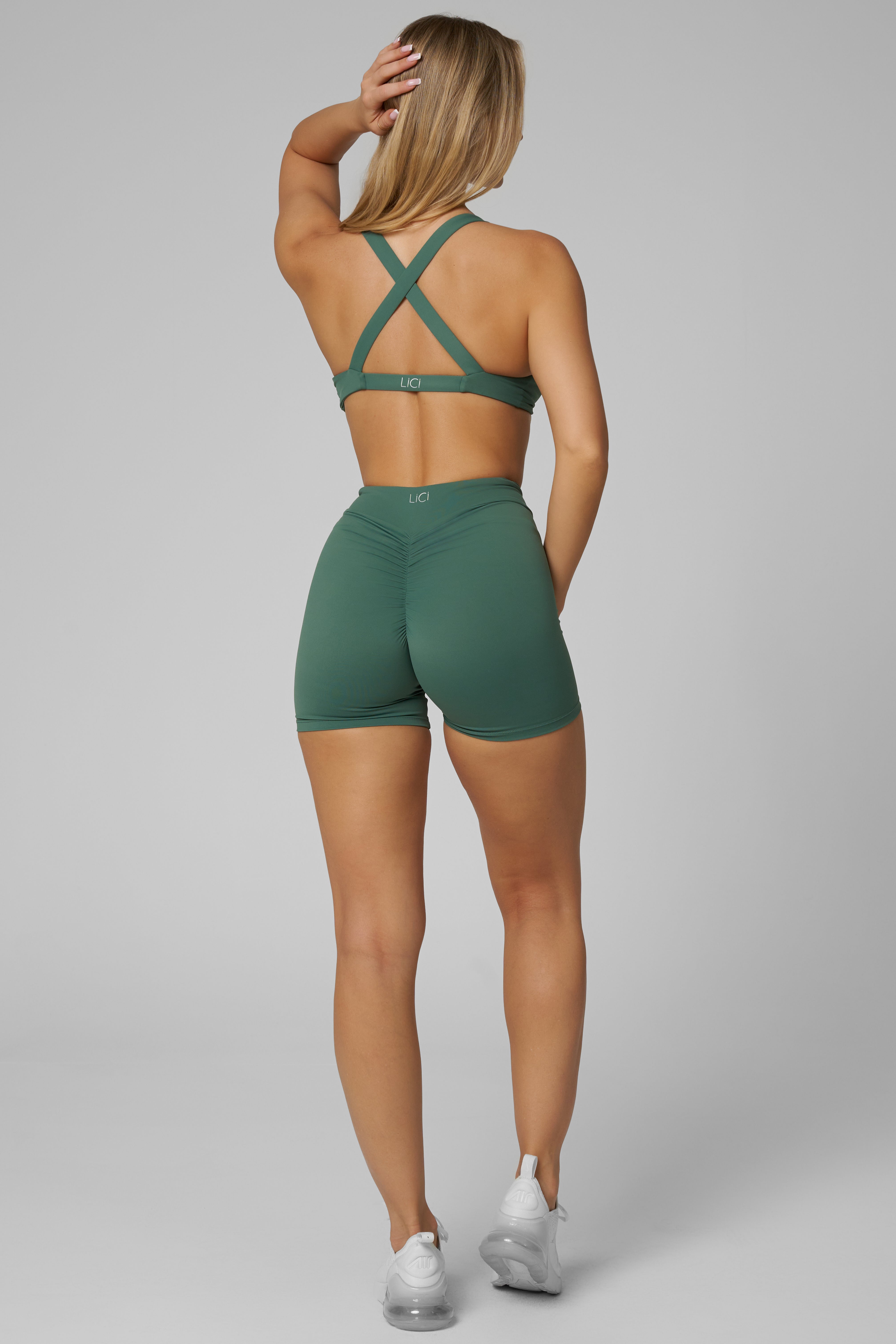 Juniper V-Cut Scrunch Hot Short