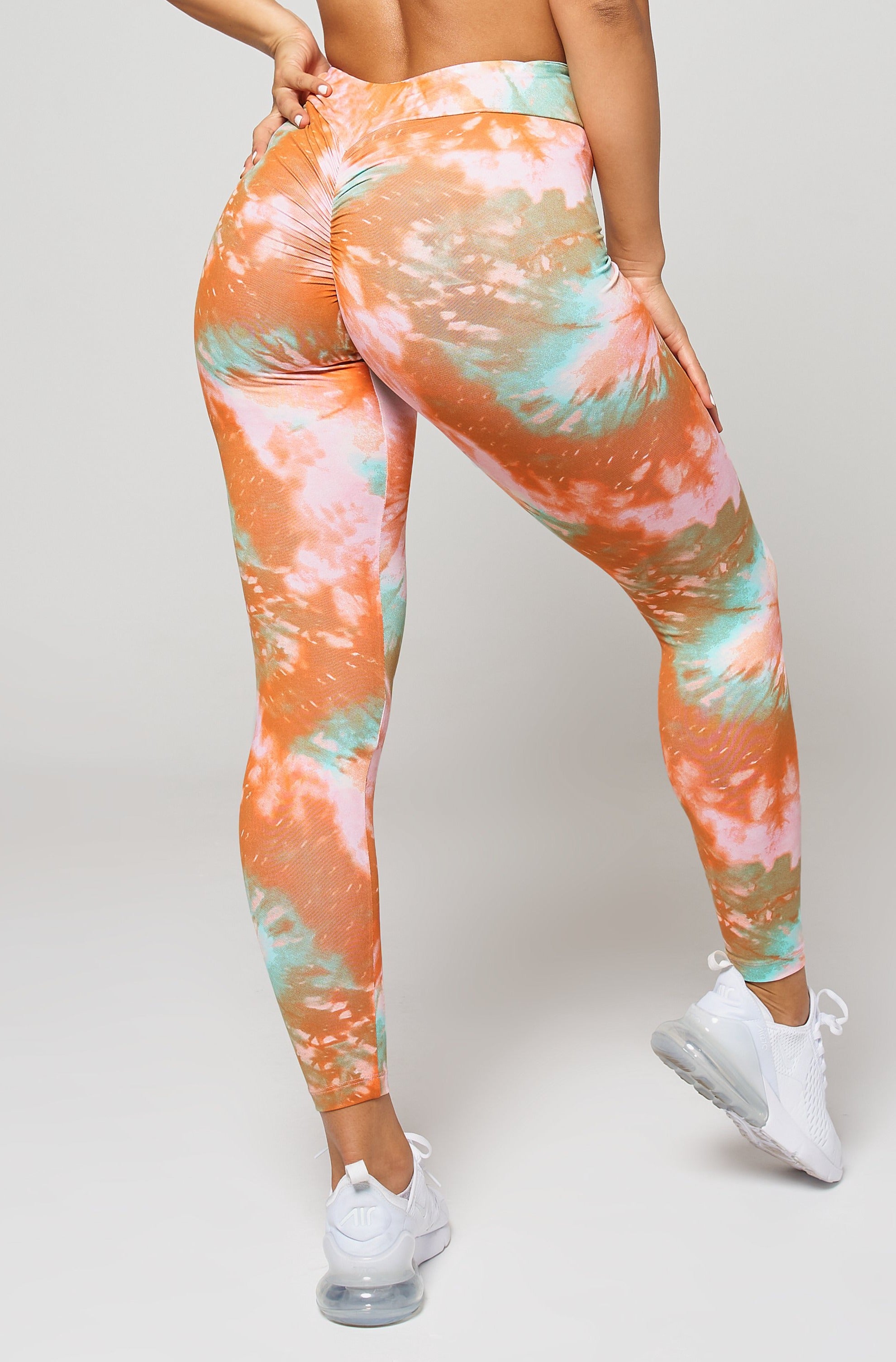 LiCi Fit Bloom V-Cut Scrunch Leggings