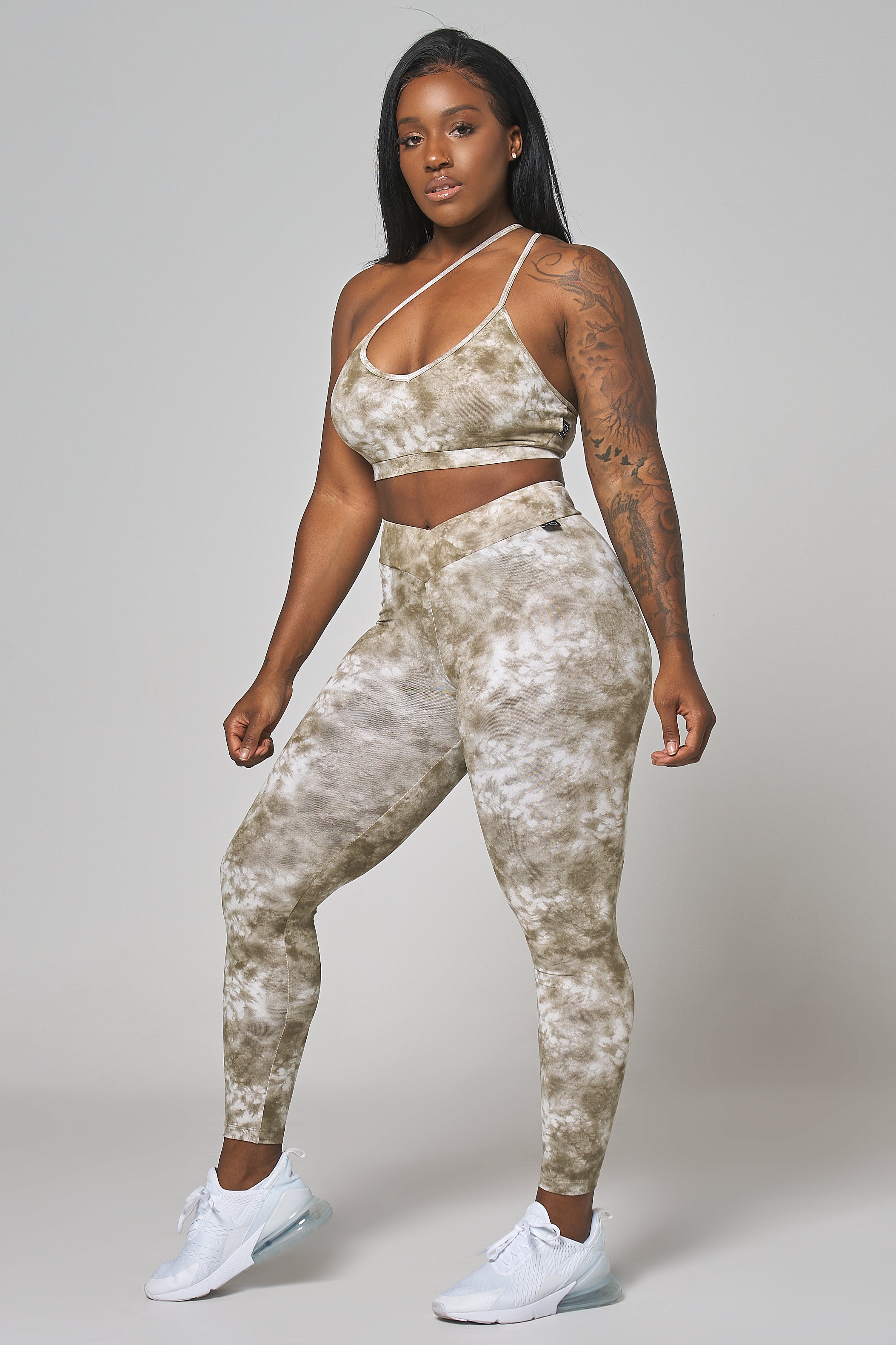 LiCi Fit Jaded Convertible Bra & Jaded V-Cut Scrunch Leggings