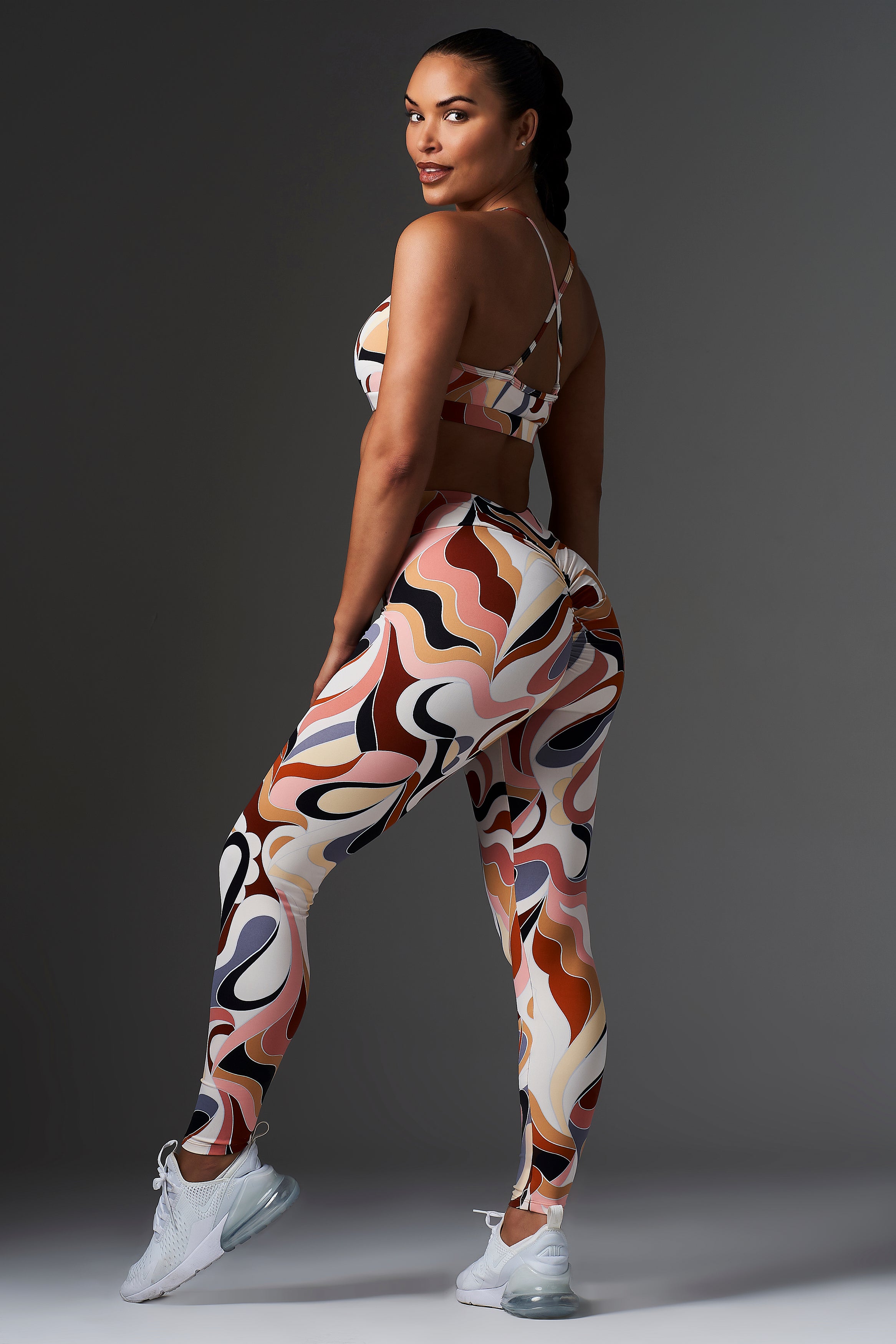 Pixie V-Cut Scrunch Legging