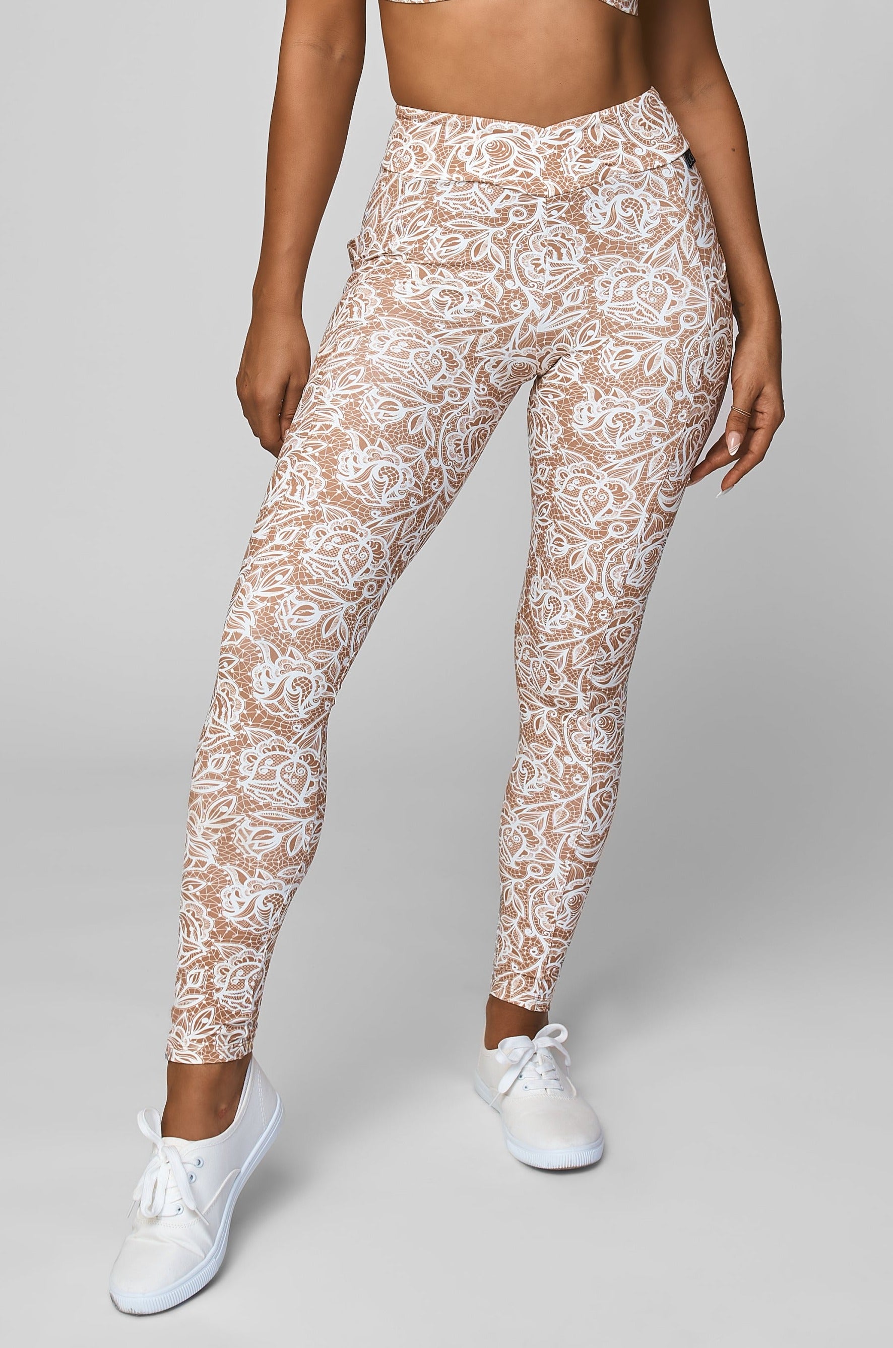 Capri V-Cut Scrunch Legging