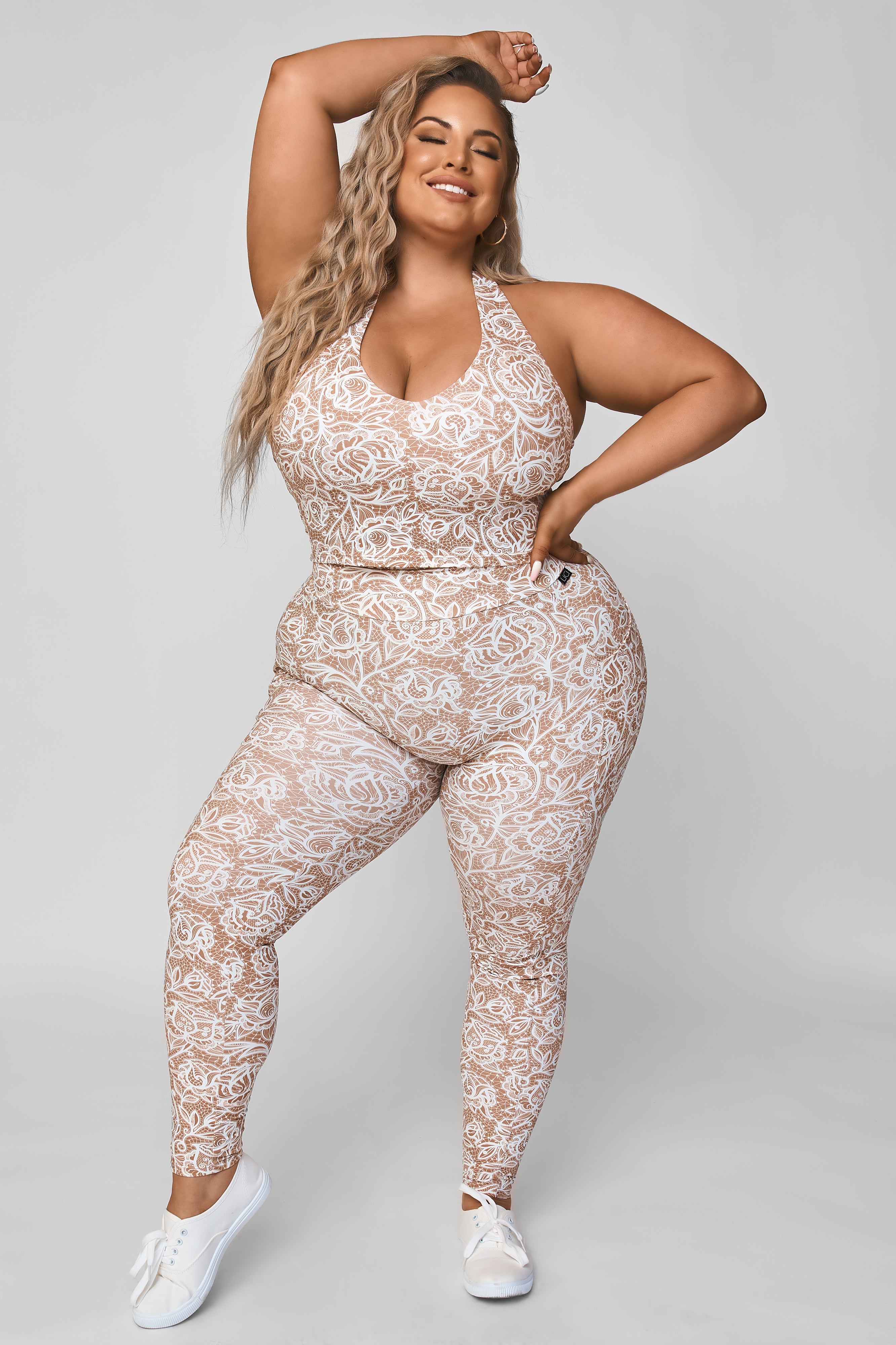 Capri Built-In V-Tank Crop Top