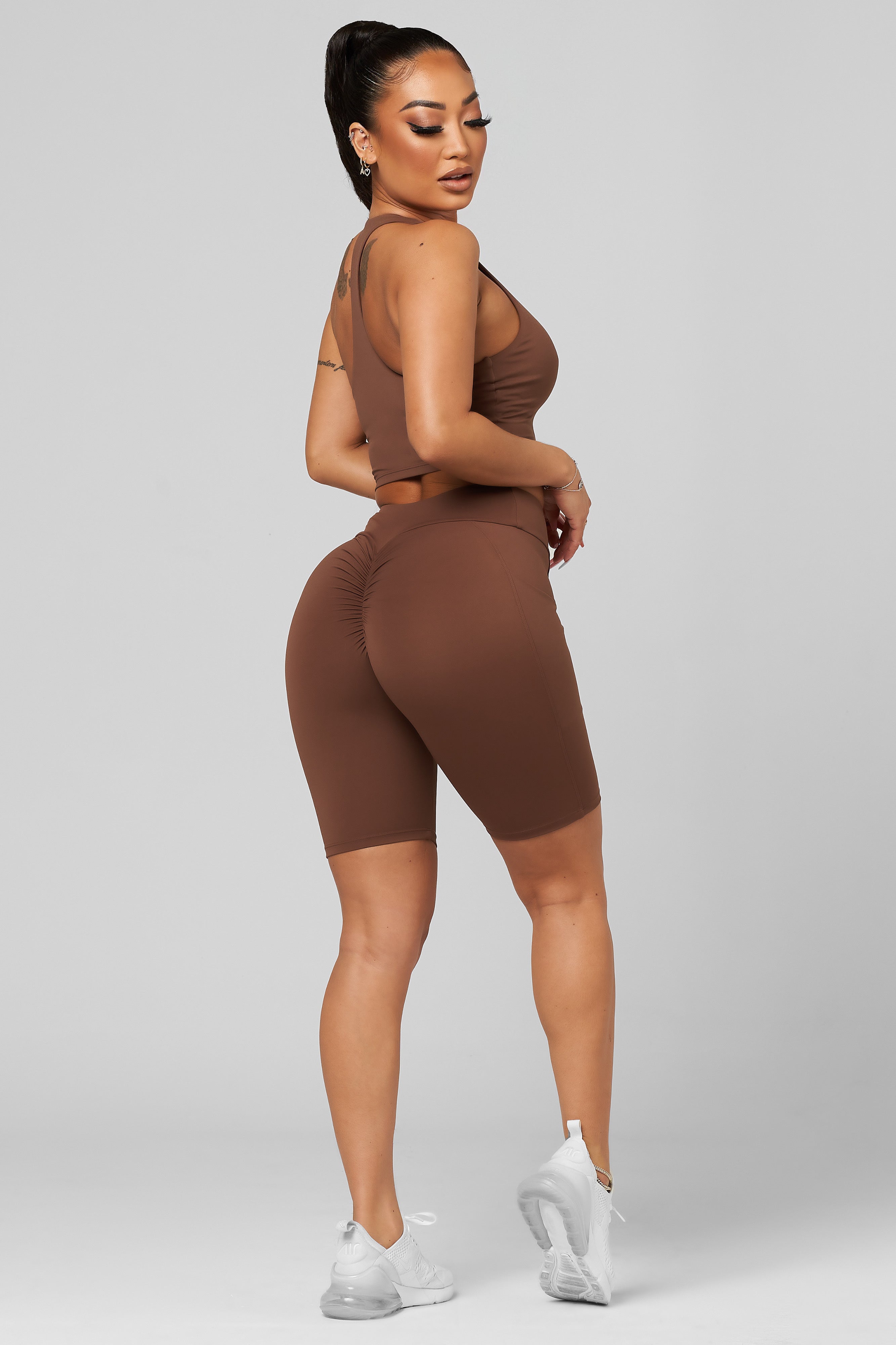 Cinnamon Built-In V-Tank Crop Top