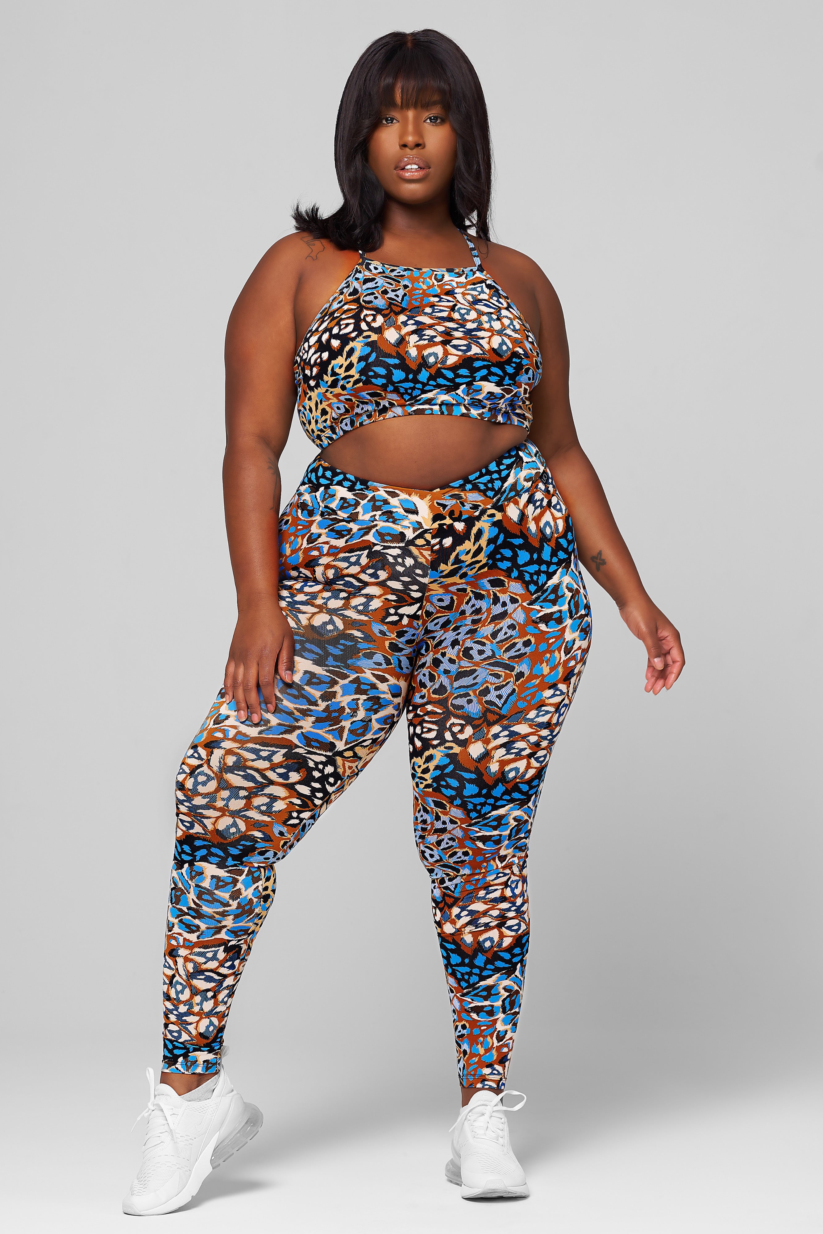 Enchanted V-Cut Scrunch Legging