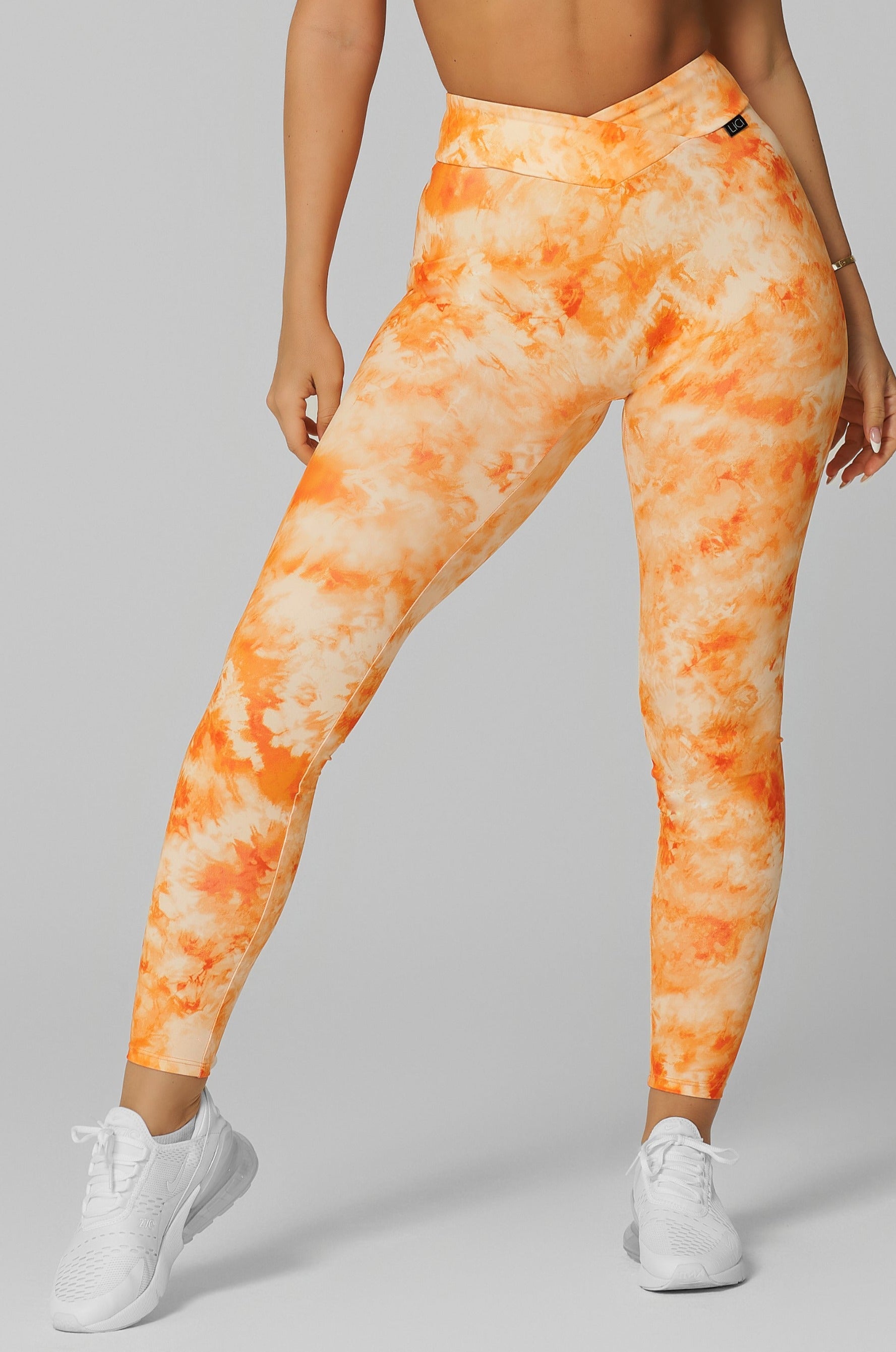 Glow V-Cut Scrunch Legging