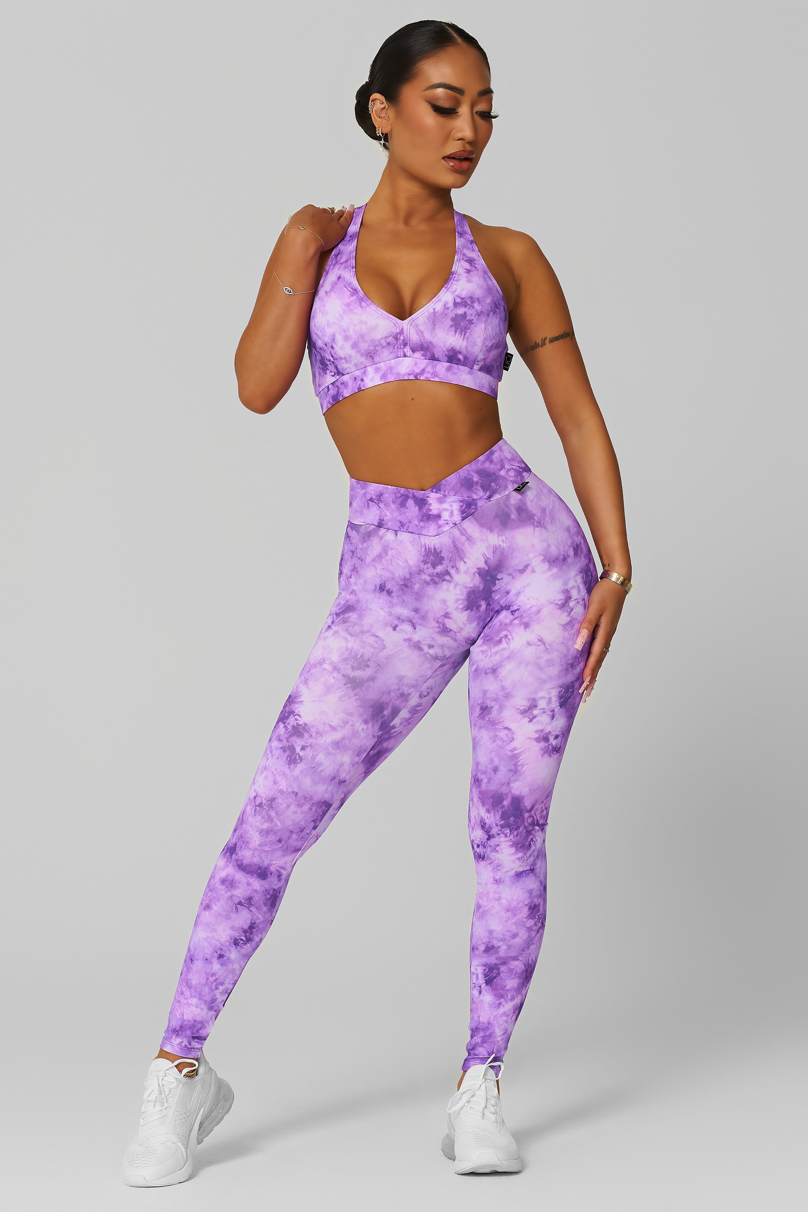 Groove V-Cut Scrunch Legging