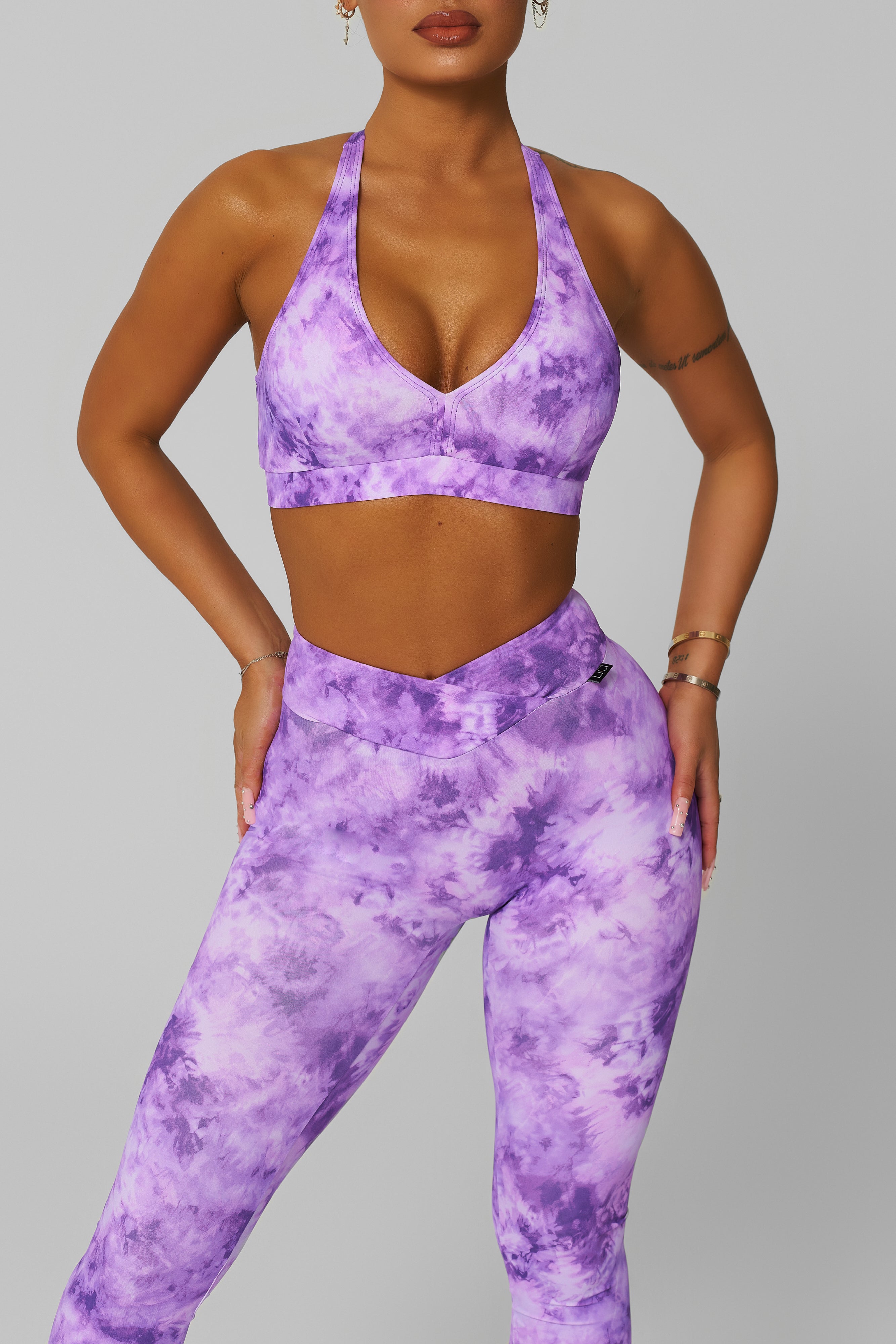 Groove V-Cut Scrunch Legging