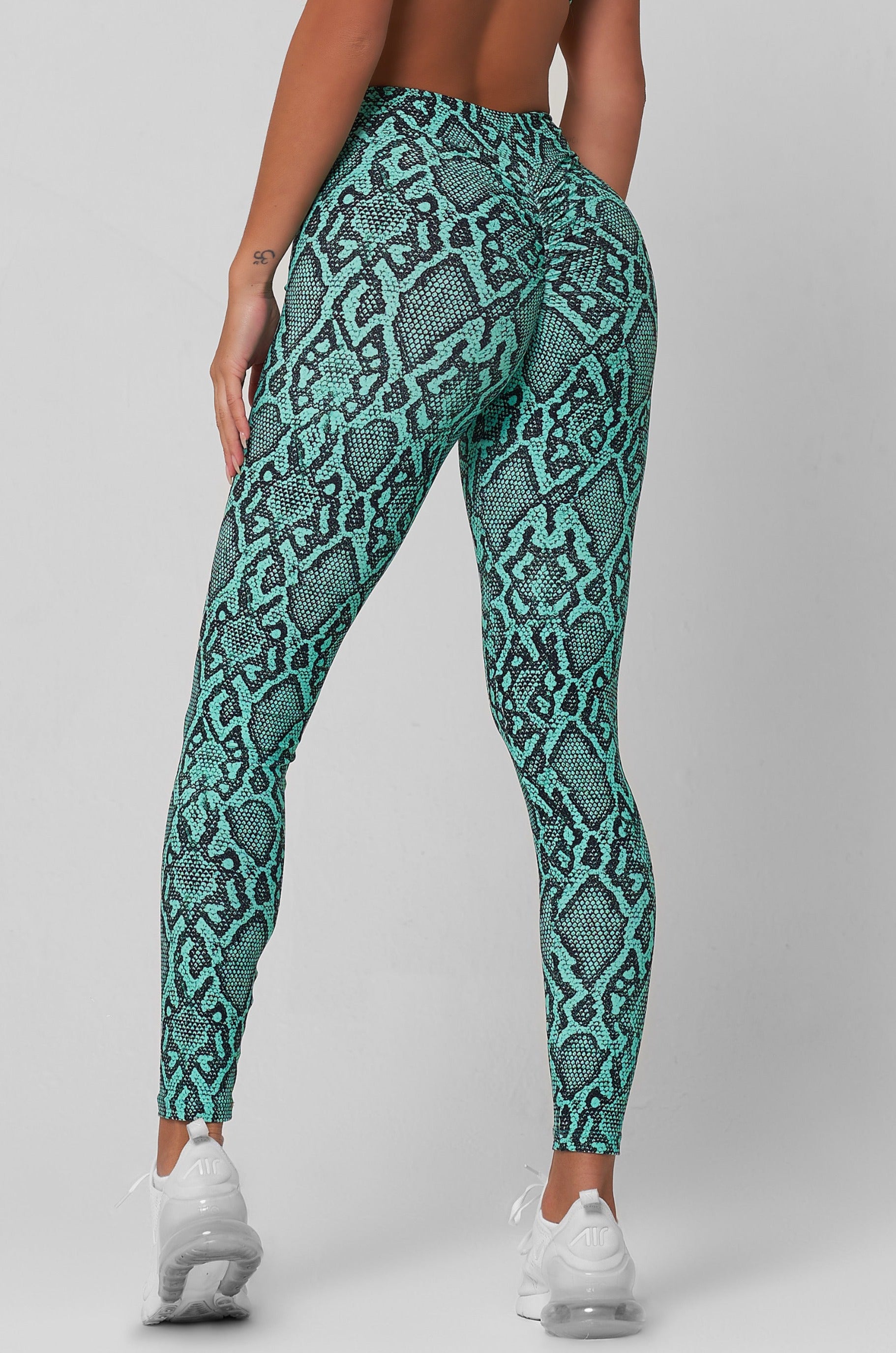 Boa V-Cut Scrunch Legging