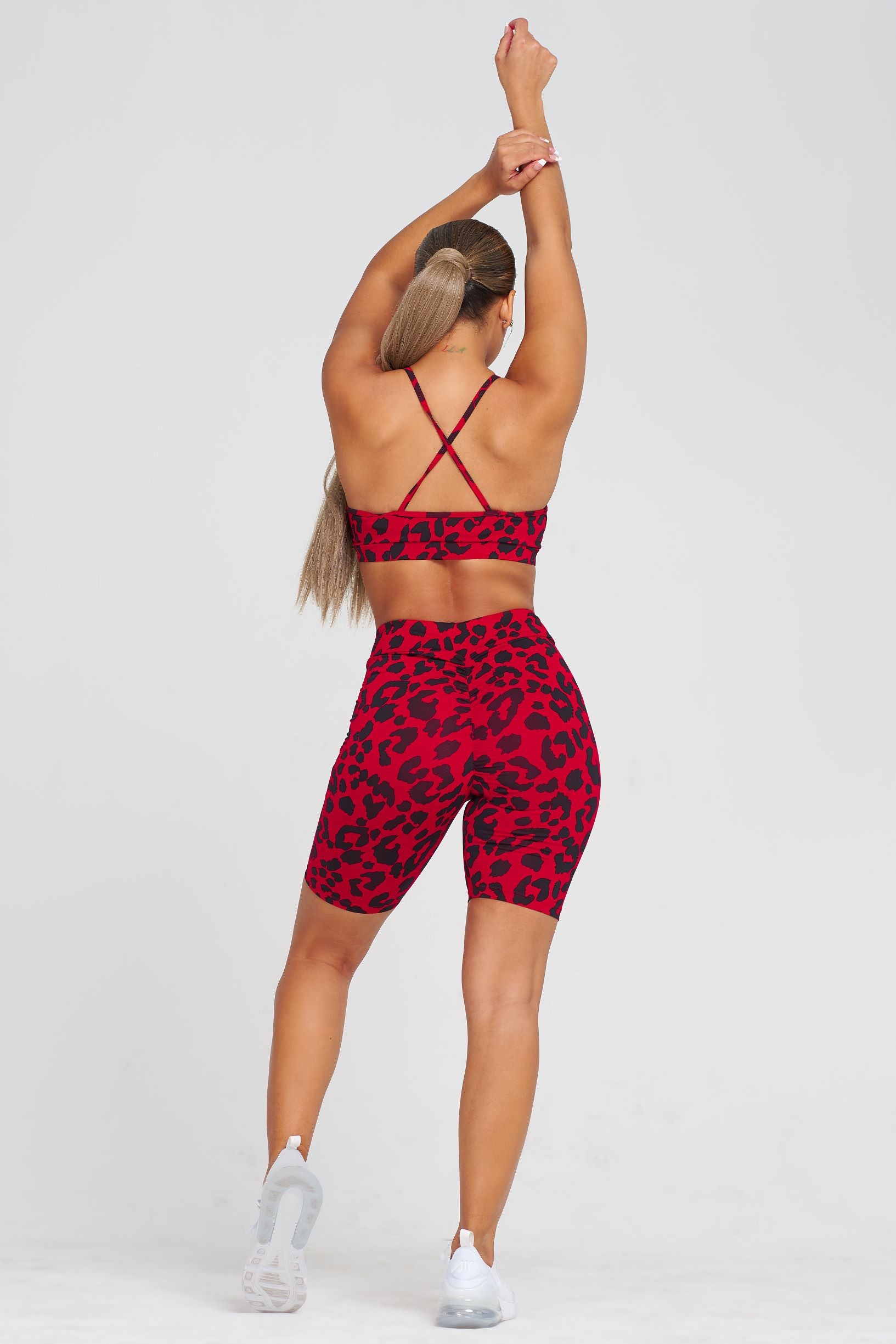 LiCi Fit Amore V-Cut Scrunch Biker Shorts & Amore Convertible Bra