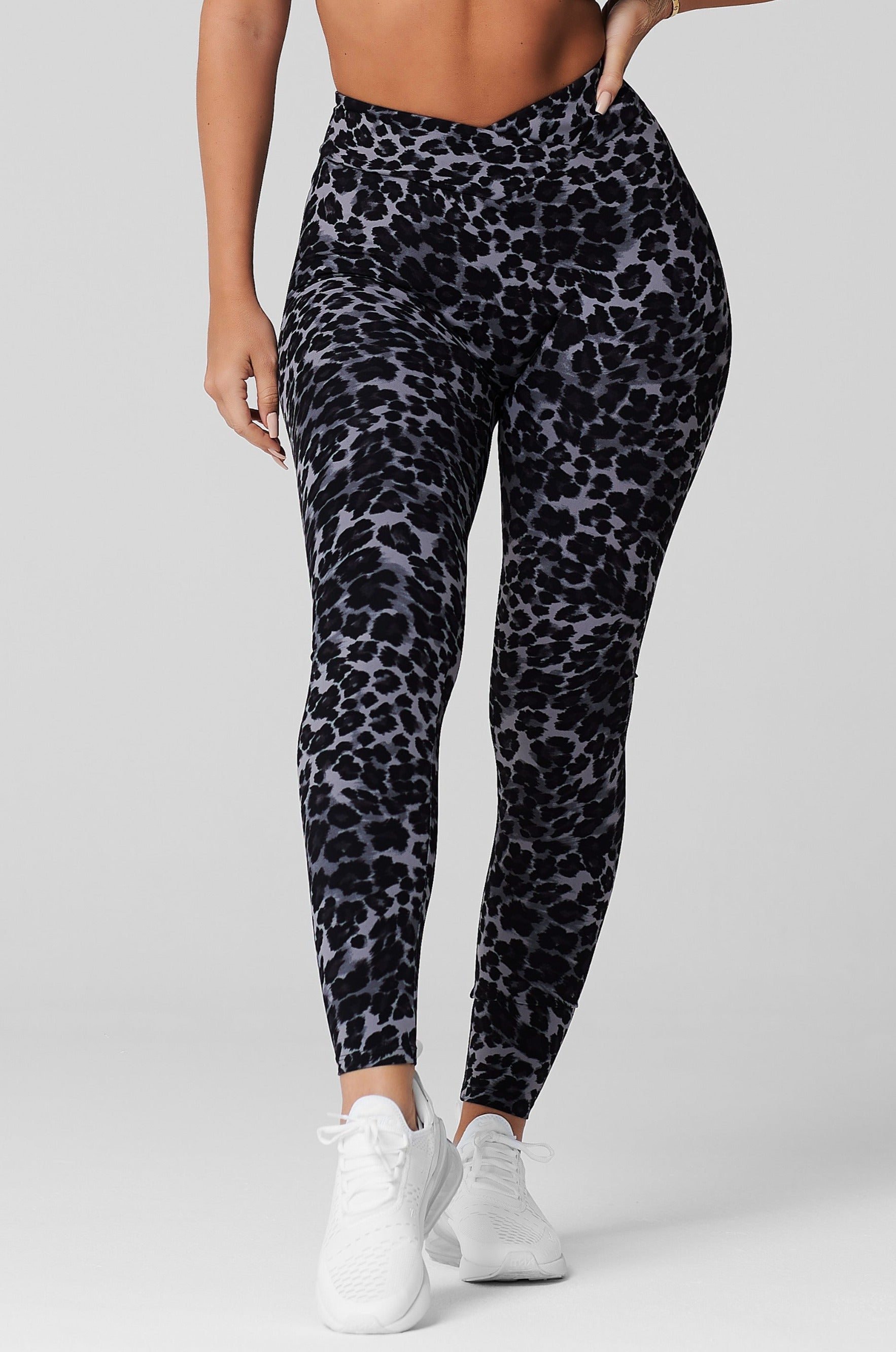 Licifit v-cut hot scrunch leggings