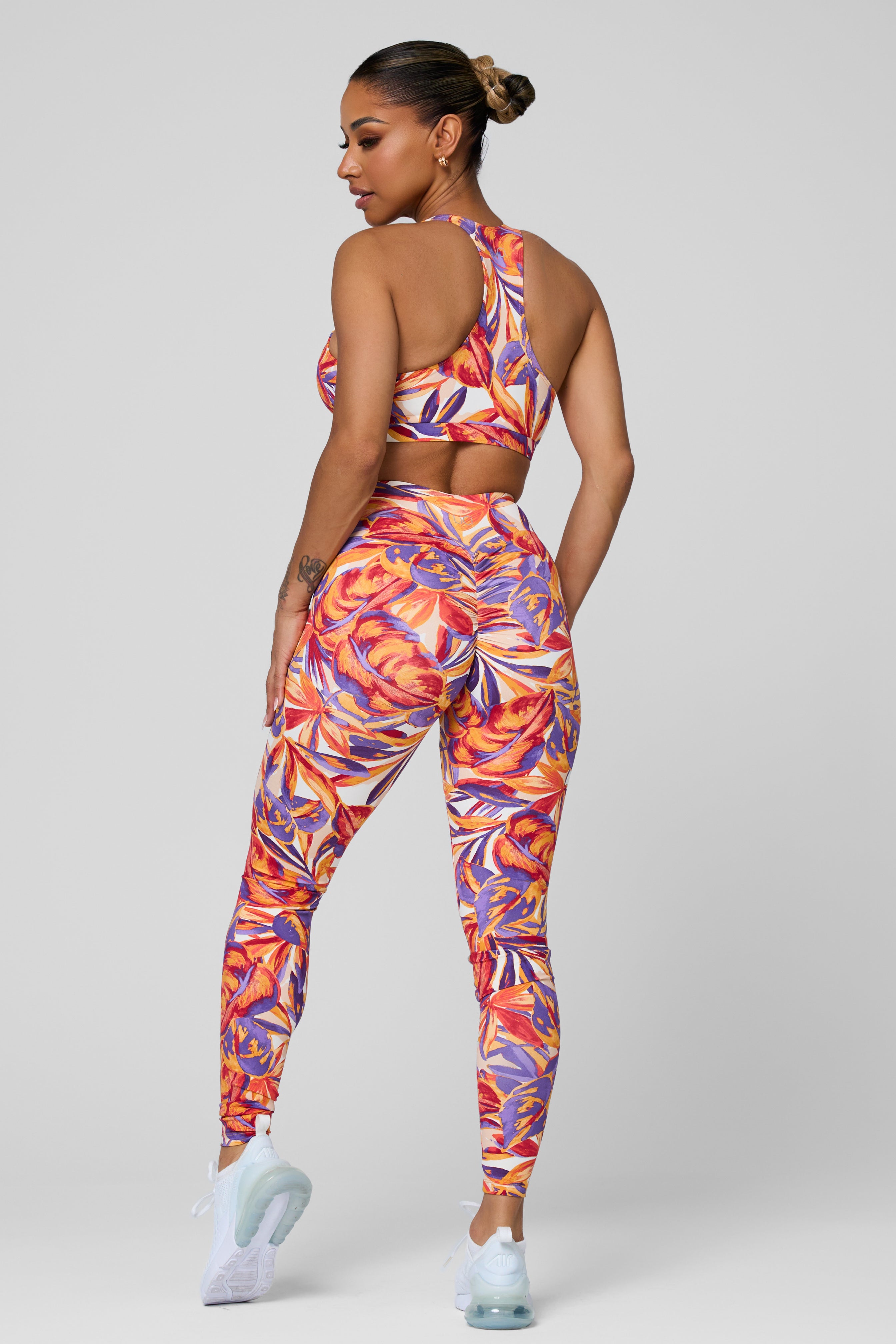 Tropicale V-Cut Scrunch Legging