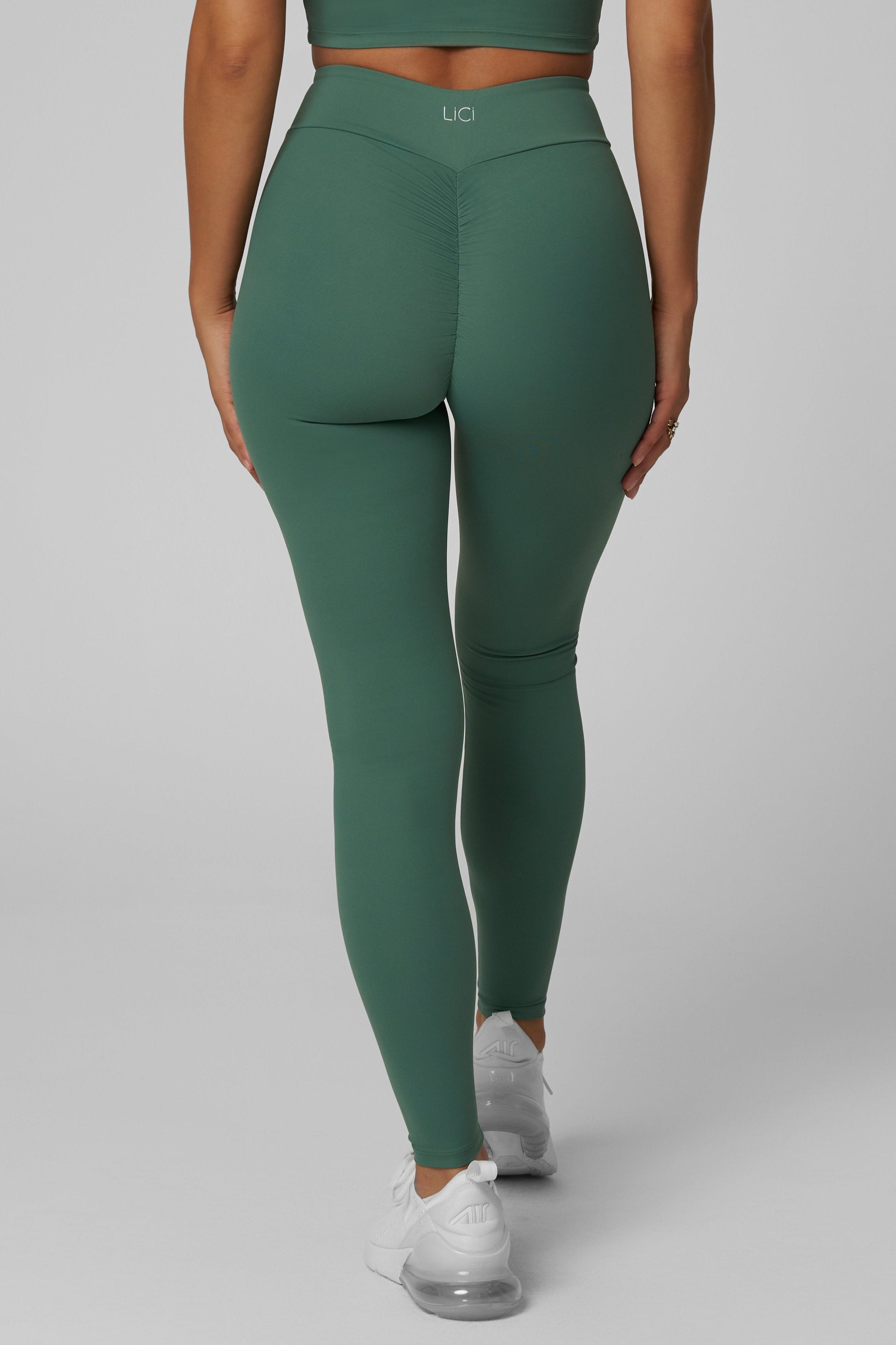 Juniper V-Cut Scrunch Legging