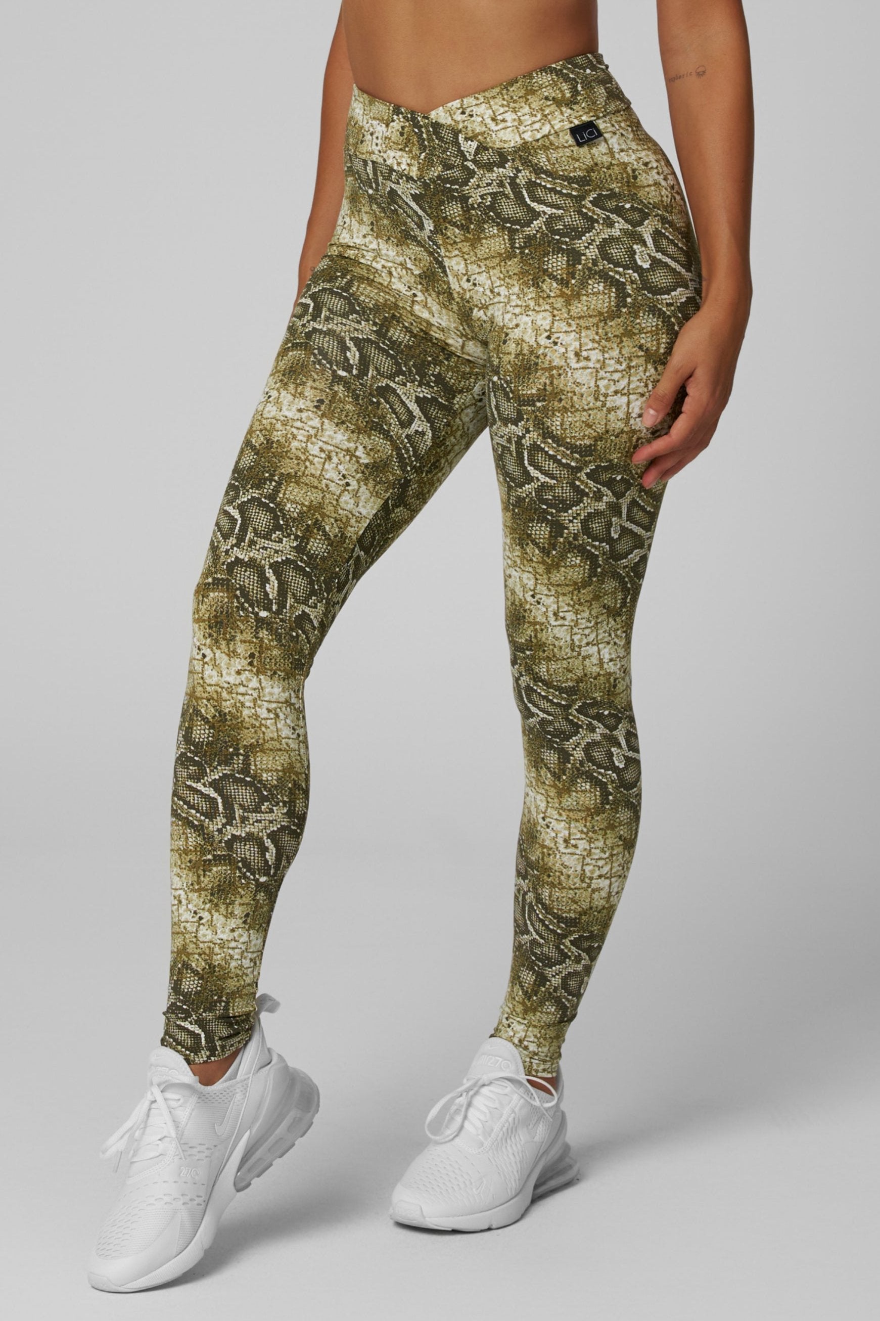 Abundance V-Cut Scrunch Legging