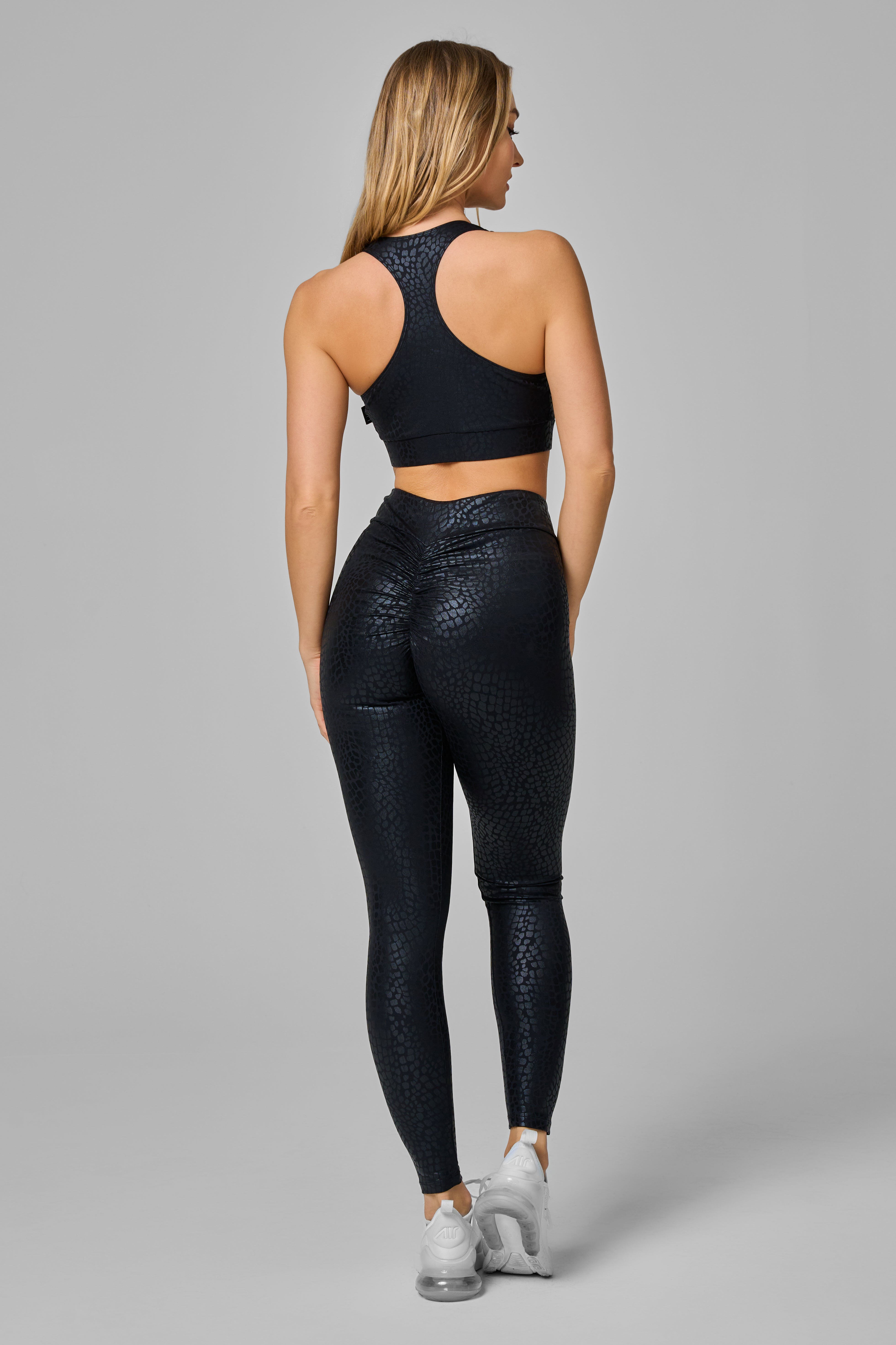 Luxe V-Cut Scrunch Legging